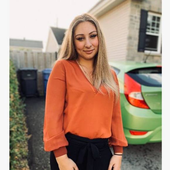 Meet your Posher, Tanya - Picture 1 of 1